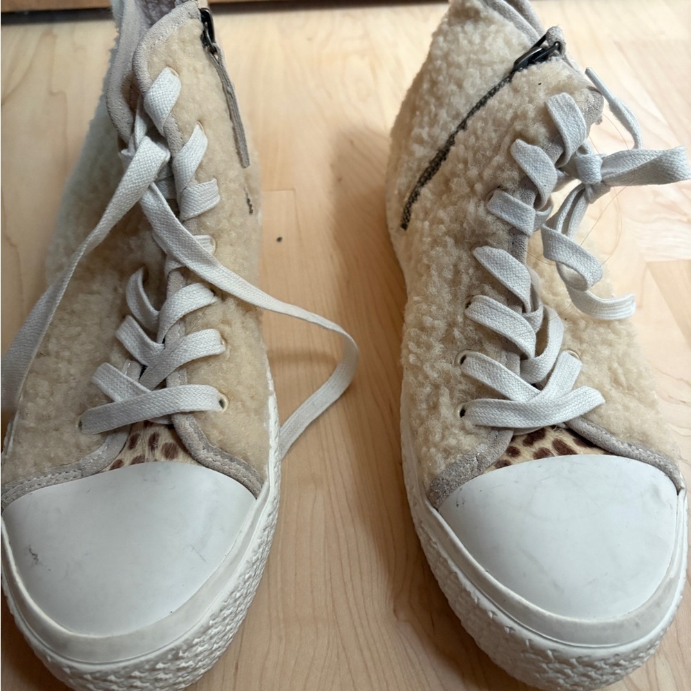 Dolce Vita Sherpa High Top Sneakers Cream Leopard Women’s 8.5 NWOB